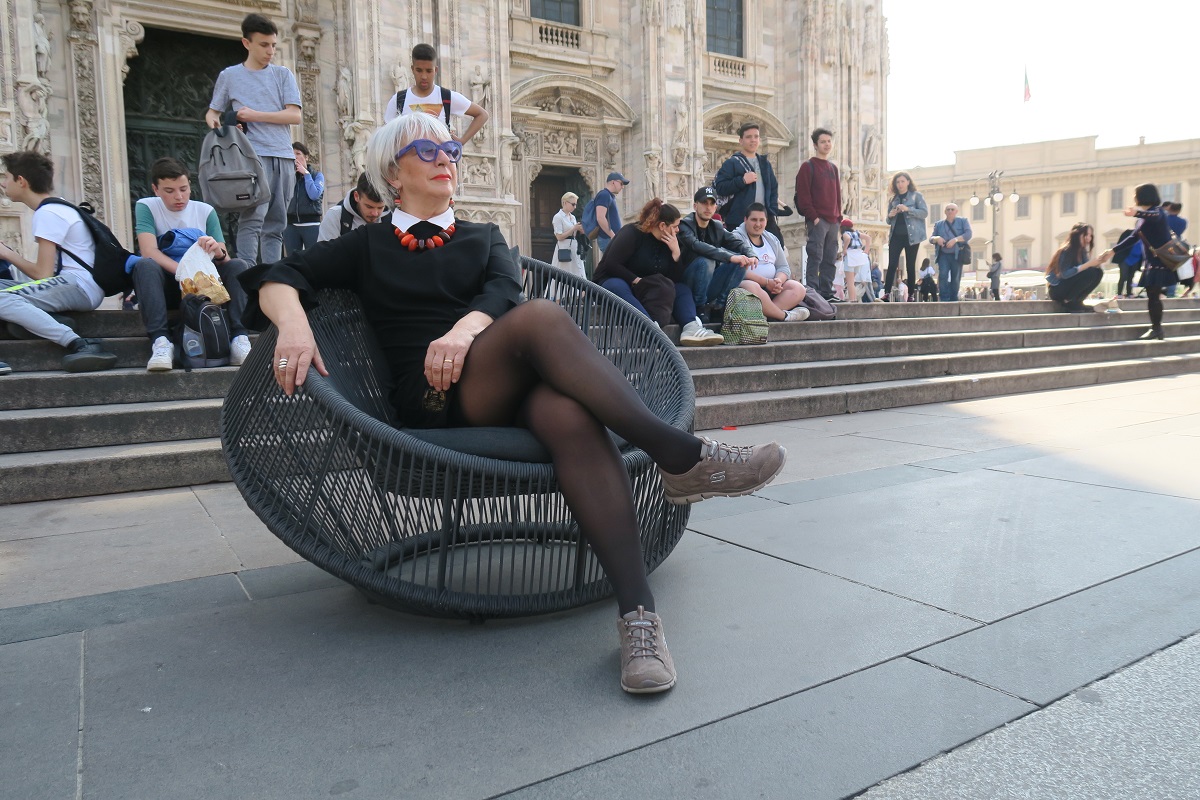 lady in Monsaraz chair