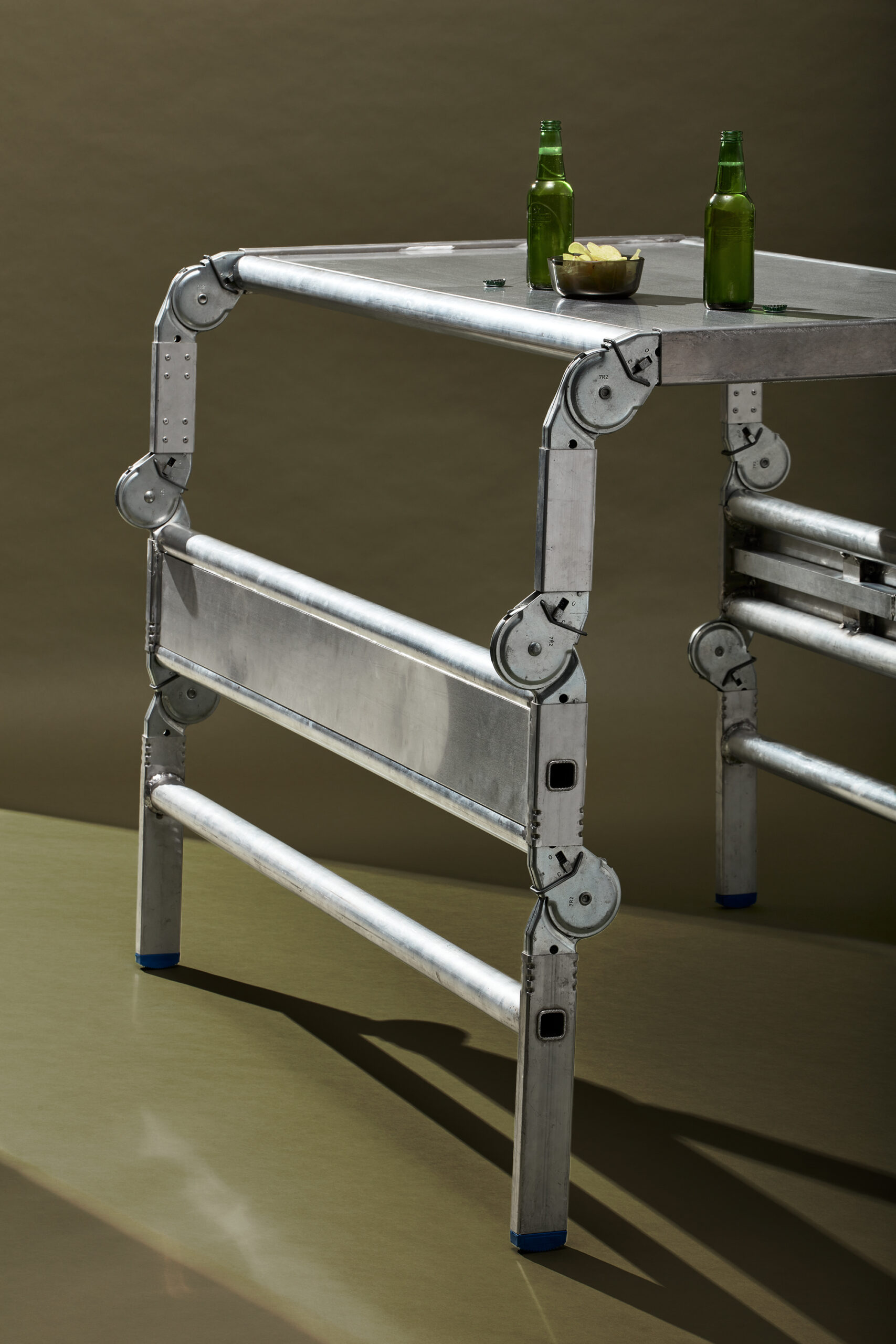 Maarten-Olden-pick-nick-table-II