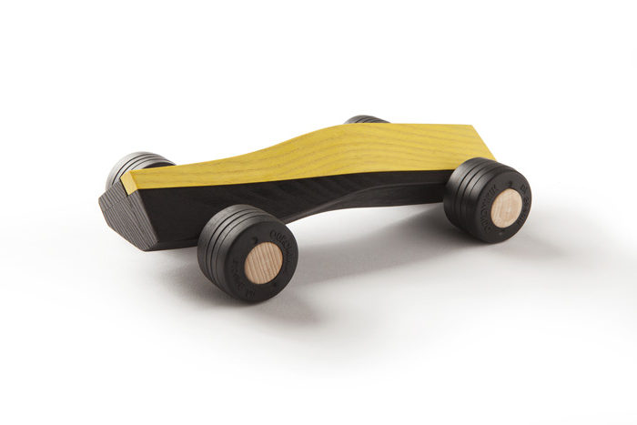 spliner T6 yellow wooden toy car maarten olden